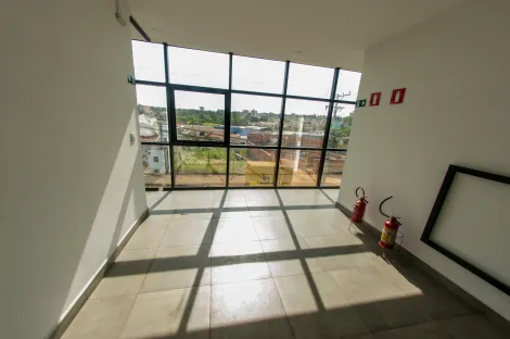 Prédio à venda com 617 m² no Jardim Santa Clara de Mococa (SP).