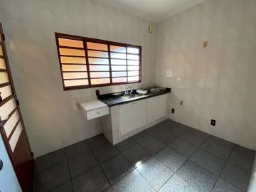 Casa à venda, 03 dormitórios, 01 suíte, 01 vaga, Jardim Santa Maria - Mococa (SP).