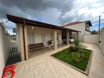 Alugar Casa / Padrão em Mococa. apenas R$ 850.000,00