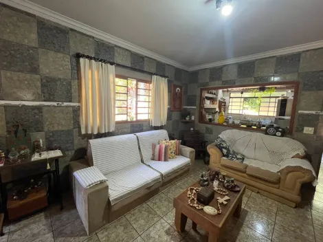 Chácara à venda, 03 dormitórios - Estrada Mococa a São José do Rio Pardo (SP).