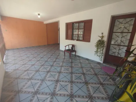Casa à venda, 03 dormitórios, 01 suíte, 02 vagas, Vila Lambari - Mococa (SP).